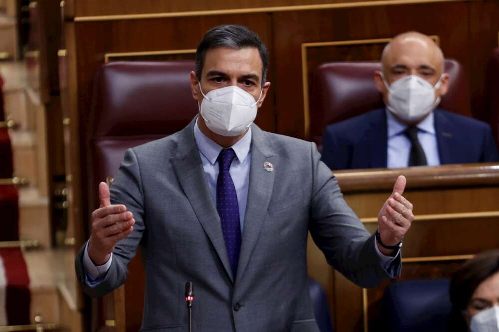 El presidente del Gobierno, Pedro Sánchez, durante su intervención en la sesión de control al Ejecutivo de este miércoles en el Congreso, la primera tras el fin del estado de alarma. EFE/ Chema Moya