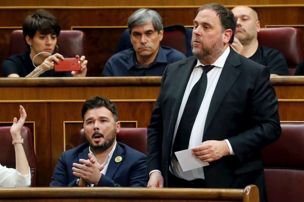 Fotografía de archivo del pasado 21 de mayo de 2019 que muestra a Oriol Junqueras durante la sesión constitutiva de las nuevas Cortes Generales de la XIII Legislativa en el Congreso de los Diputados. La Abogacía del Estado ha solicitado al Supremo que permita que Oriol Junqueras pueda tomar posesión como eurodiputado y ejercer sus funciones mientras mantenga ese estatus, al tiempo que ha urgido al tribunal a tramitar "a la mayor brevedad" ante el Parlamento Europeo la suspensión de su inmunidad. EFE/ Ballesteros