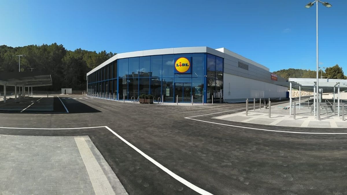 La fachada de una tienda de Lidl.