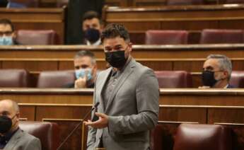 Gabriel Rufián pidió a Sánchez una solución para evitar la multa del Tribunal de Cuentas. // EFE.