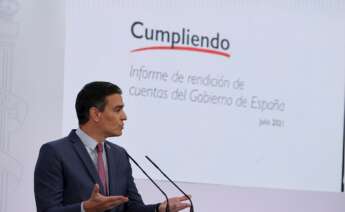 El presidente del Gobierno, Pedro Sánchez, durante su intervención para hacer balance del curso político marcado por la pandemia y la reapertura del diálogo con Cataluña y presentar un informe sobre el cumplimiento de los compromisos contraídos por el Ejecutivo, este jueves en La Moncloa. EFE/ Emilio Naranjo