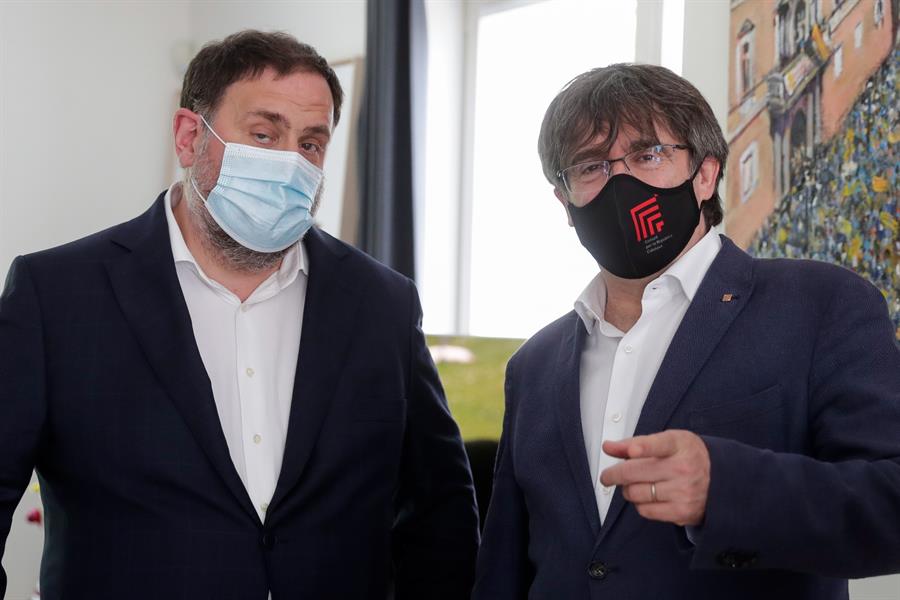 Puigdemont, Junqueras y Mas se agarran al salvavidas del ICF