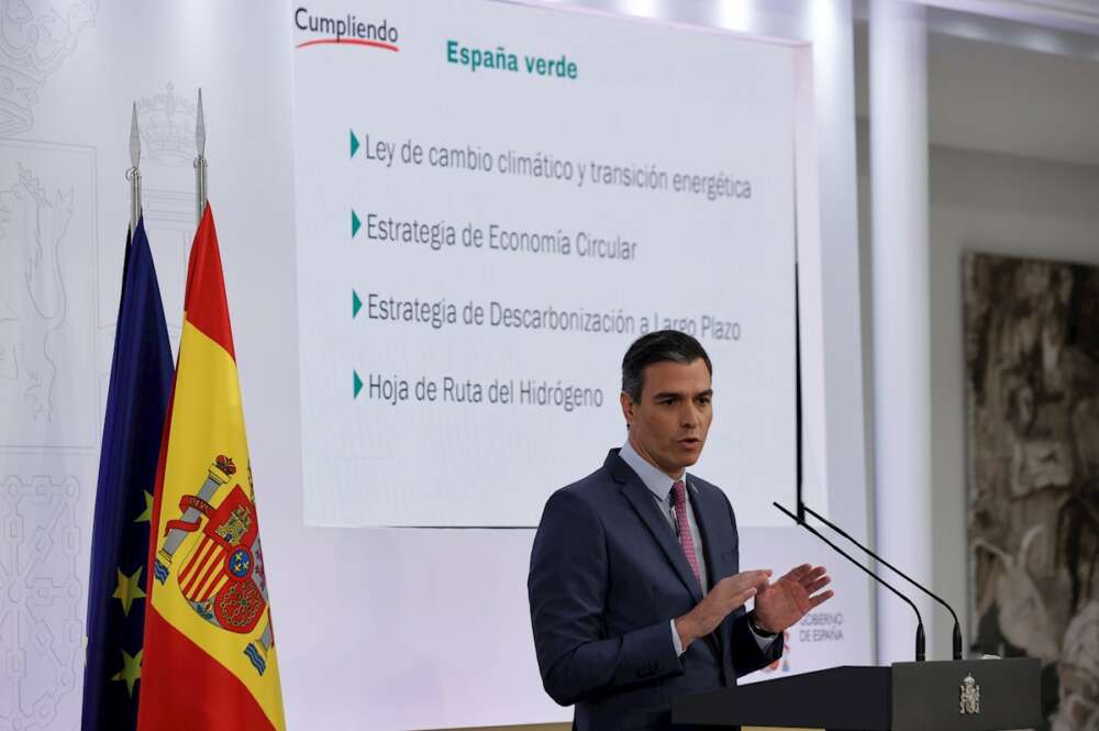 El presidente del Gobierno, Pedro Sánchez, durante su intervención para hacer balance del curso político marcado por la pandemia y la reapertura del diálogo con Cataluña y presentar un informe sobre el cumplimiento de los compromisos contraídos por el Ejecutivo, este jueves en Moncloa. EFE/ Emilio Naranjo