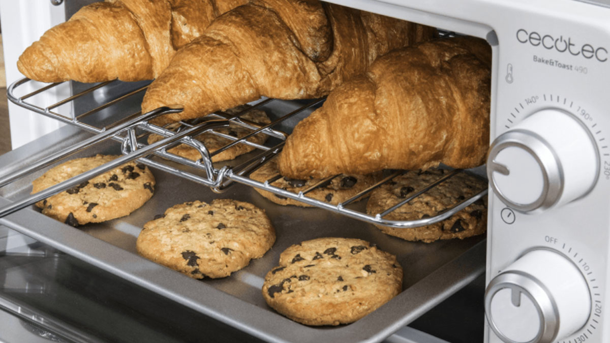 Aldi tiene la venta un horno de sobremesa mini y 'low cost' que hace de todo