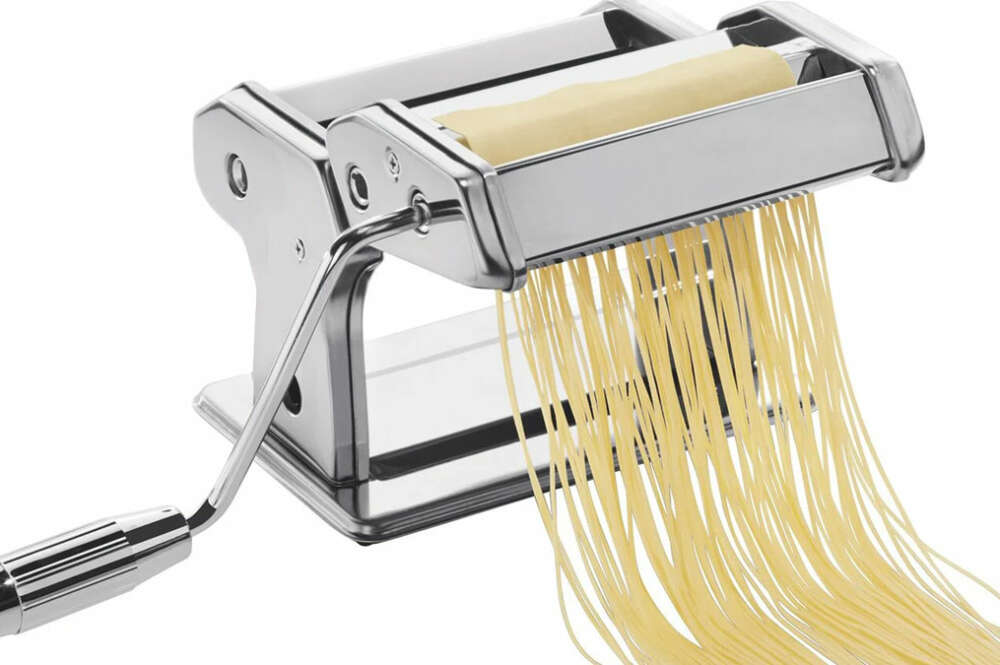 Lidl trae a España la máquina tradicional para hacer la pasta como en  Italia: espagueti, fettuccini y hasta lasaña