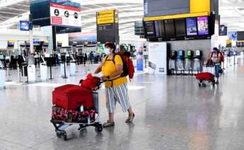 Terminal de llegadas del aeropuerto londinense de Heathrow. EFE/EPA/ANDY RAIN/Archivo Ferrovial