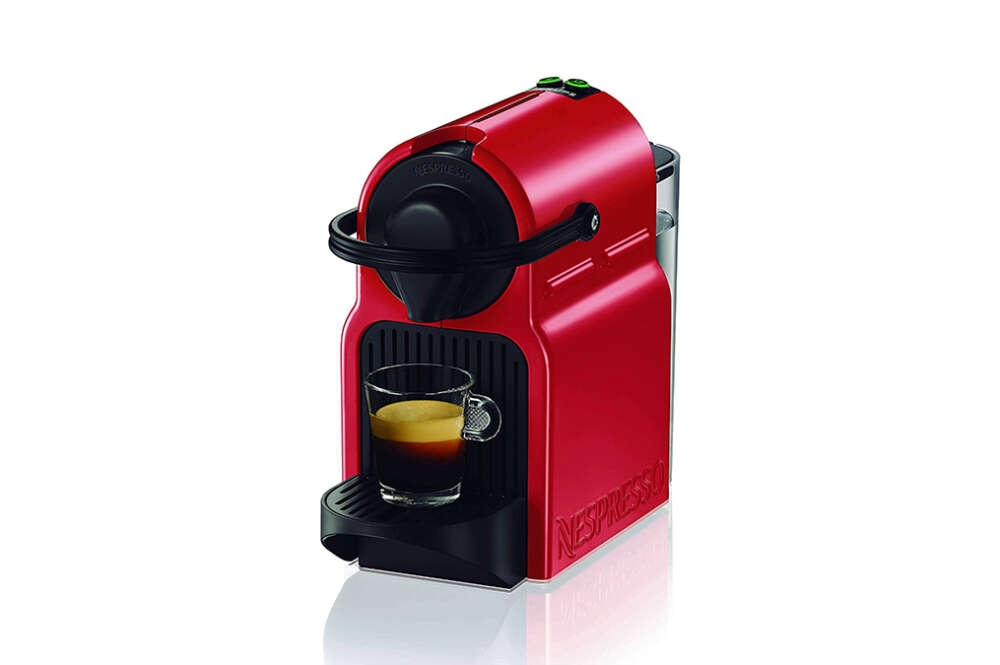 rups Nespresso Inissia XN1005 en color rojo, rebaja en Amazon