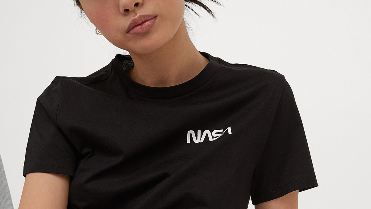 cantante rural incluir H&M trae a España la camiseta de la NASA (y está rebajada a 1,99 euros)