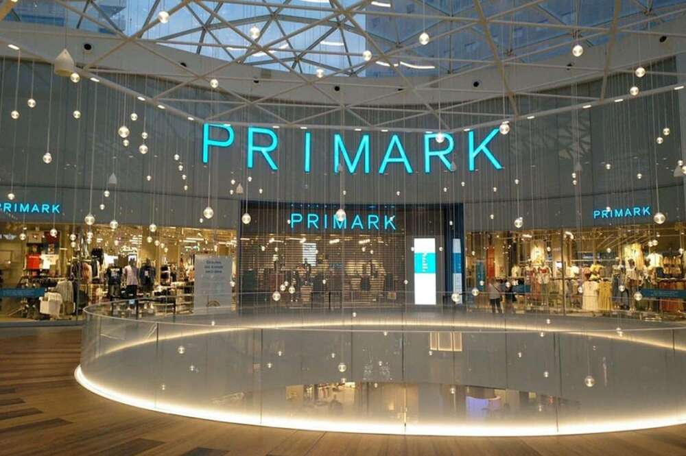 Interior de una tienda de Primark