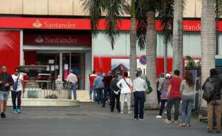 Los créditos de los bancos aumentaron un 1,5% en el segundo trimestre./ EFE