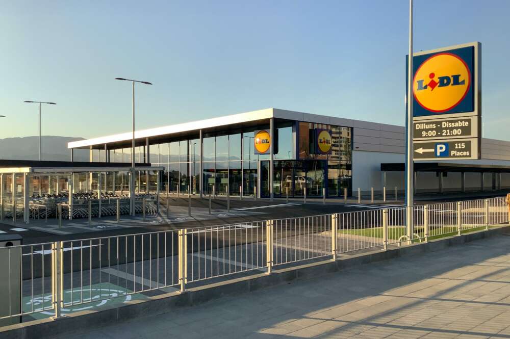 Parte exterior de un supermercado de Lidl