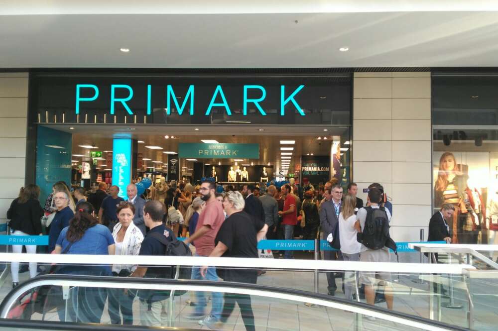 Primark hace 'low cost' zapatillas de estar por casa de las más famosas