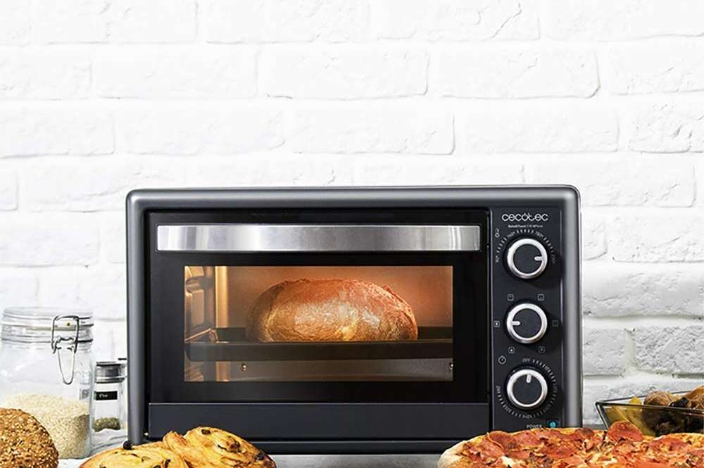 Cecotec tiene un horno de sobremesa con piedra para pizza en los mejor  valorados de Amazon (y está de oferta)