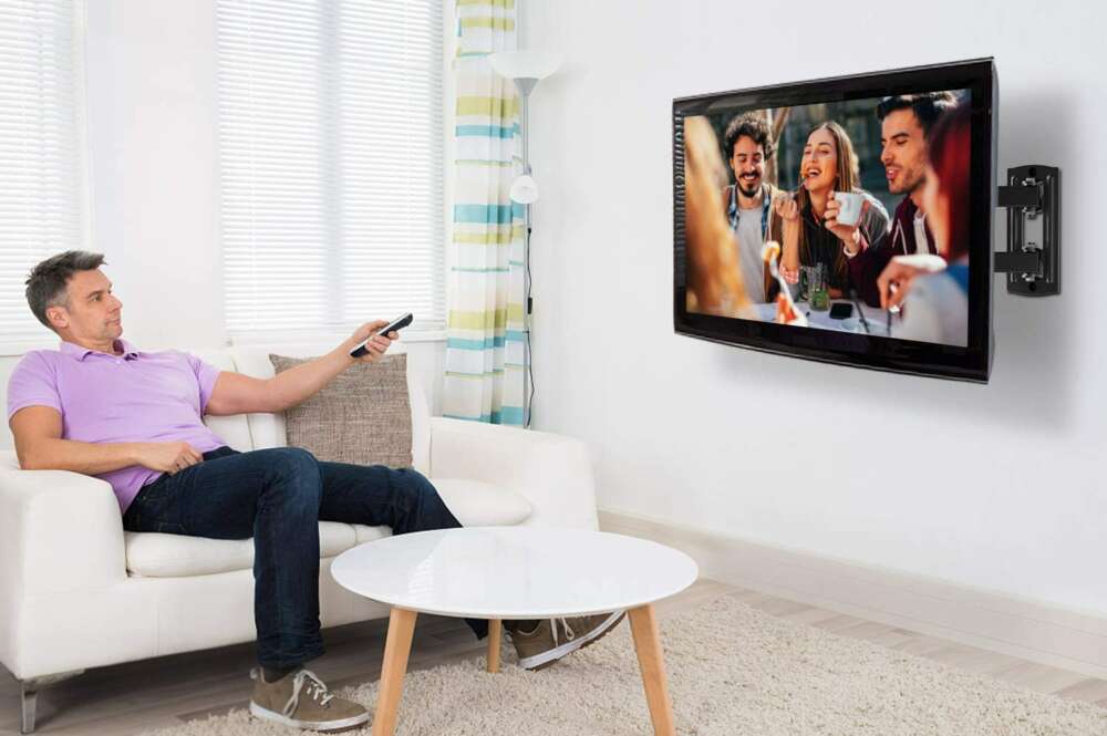 Un soporte de TV para pared ahorra espacio y mejora la experiencia de  visionado