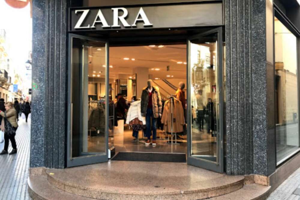 Zara versiona los con glamour Bottega Veneta: prácticamente imposible encontrar diferencias