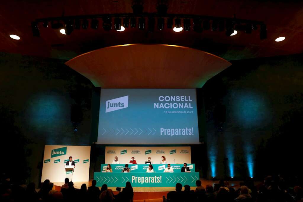 El secretario general de JxCat, Jordi Sànchez, interviene ante el consell nacional del partido, que se reúne por primera vez desde su creación. EFE/Alberto Estévez