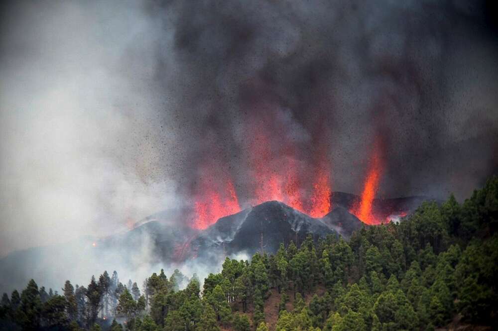 Pedro Sánchez pospone su viaje a Nueva York por la erupción volcánica en La Palma. EFE/Miguel Calero