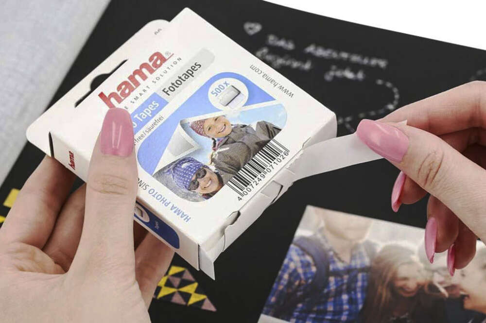 Cintas adhesivas para pegar fotos de la marca Hama, en Amazon