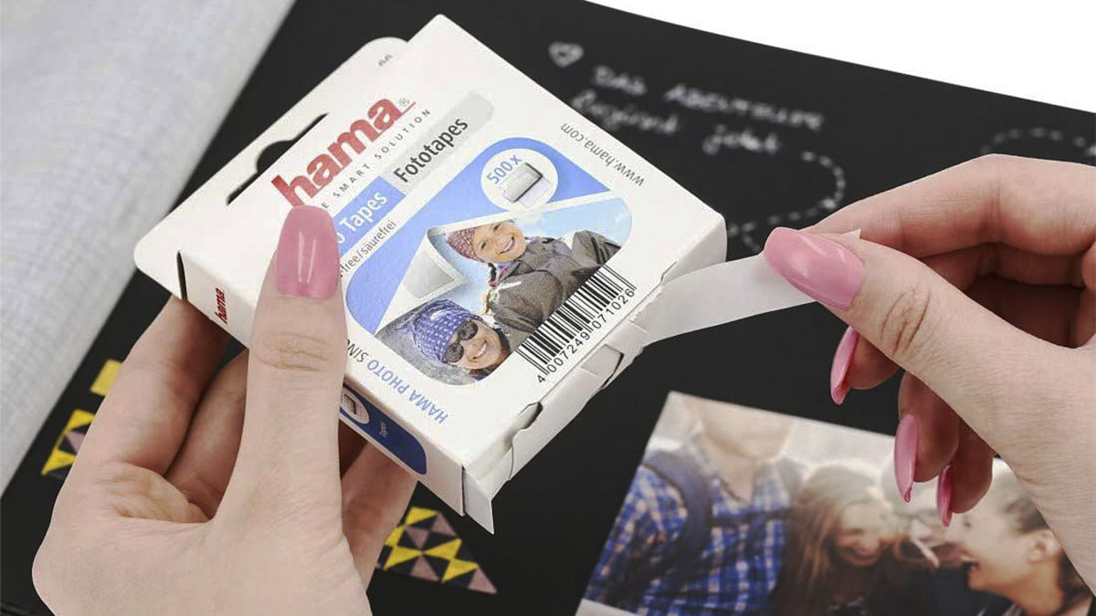 Cintas adhesivas para pegar fotos de la marca Hama, en Amazon