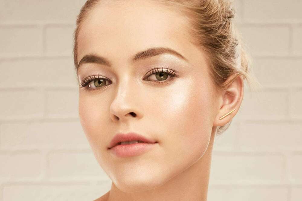 Maybelline Master Strobing Stick, en Amazon