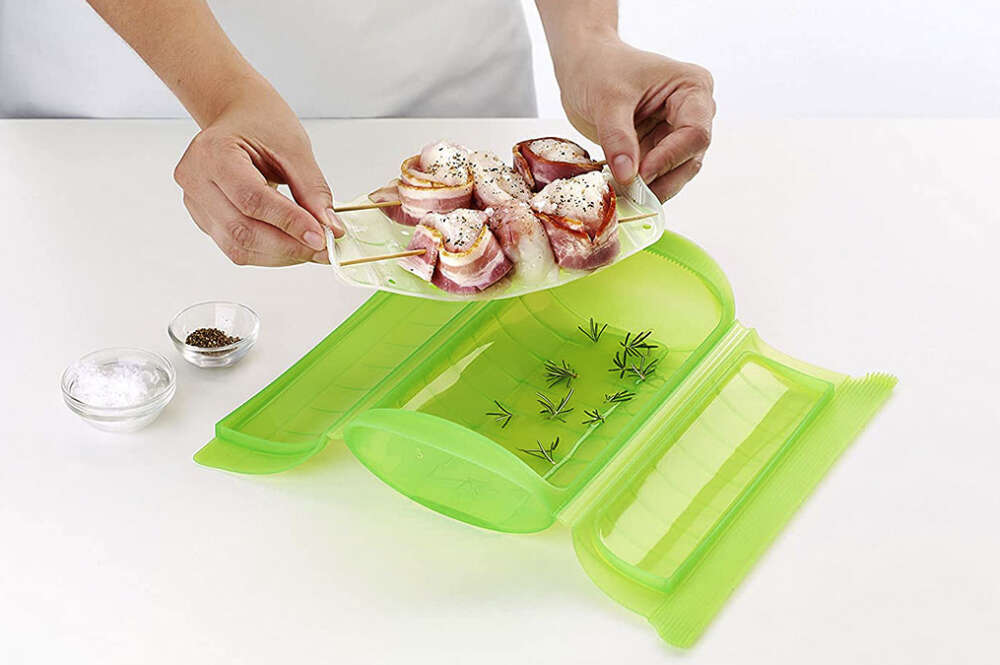 tiene un recipiente para cocinar al vapor en el microondas: comida  saludable en minutos