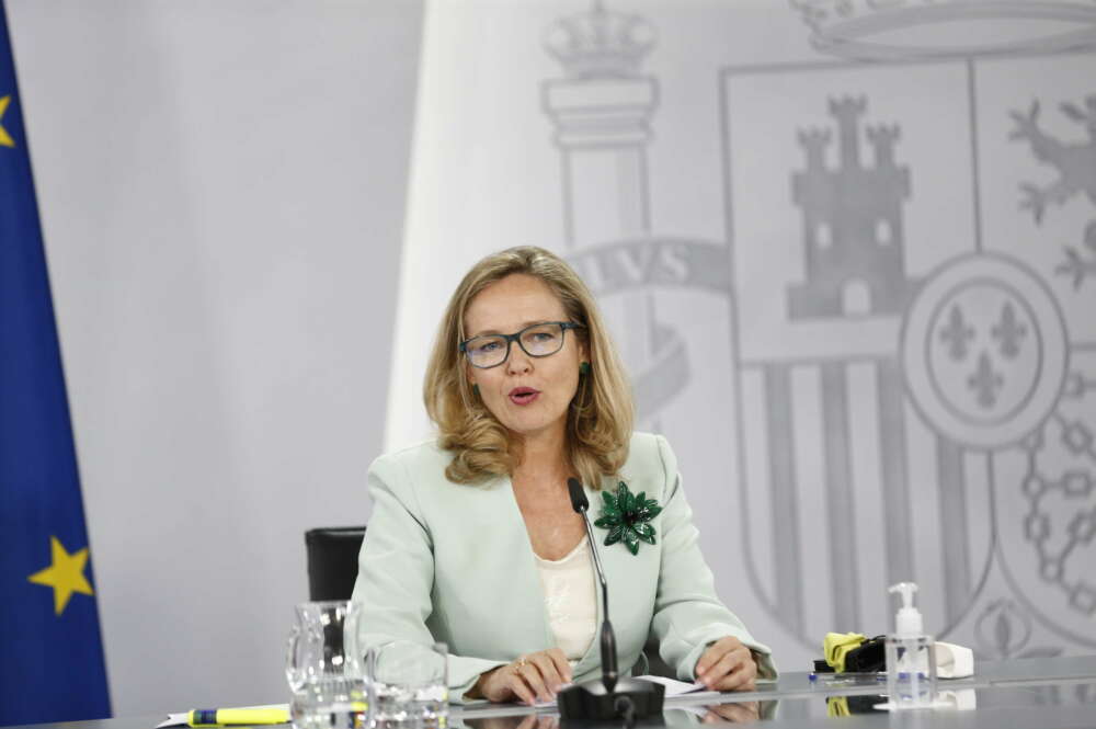 La vicepresidenta primera, Nadia Calviño, comparece en la rueda de prensa posterior al Consejo de Ministros. // Pool Moncloa