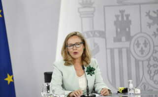 La vicepresidenta primera, Nadia Calviño, comparece en la rueda de prensa posterior al Consejo de Ministros. // Pool Moncloa