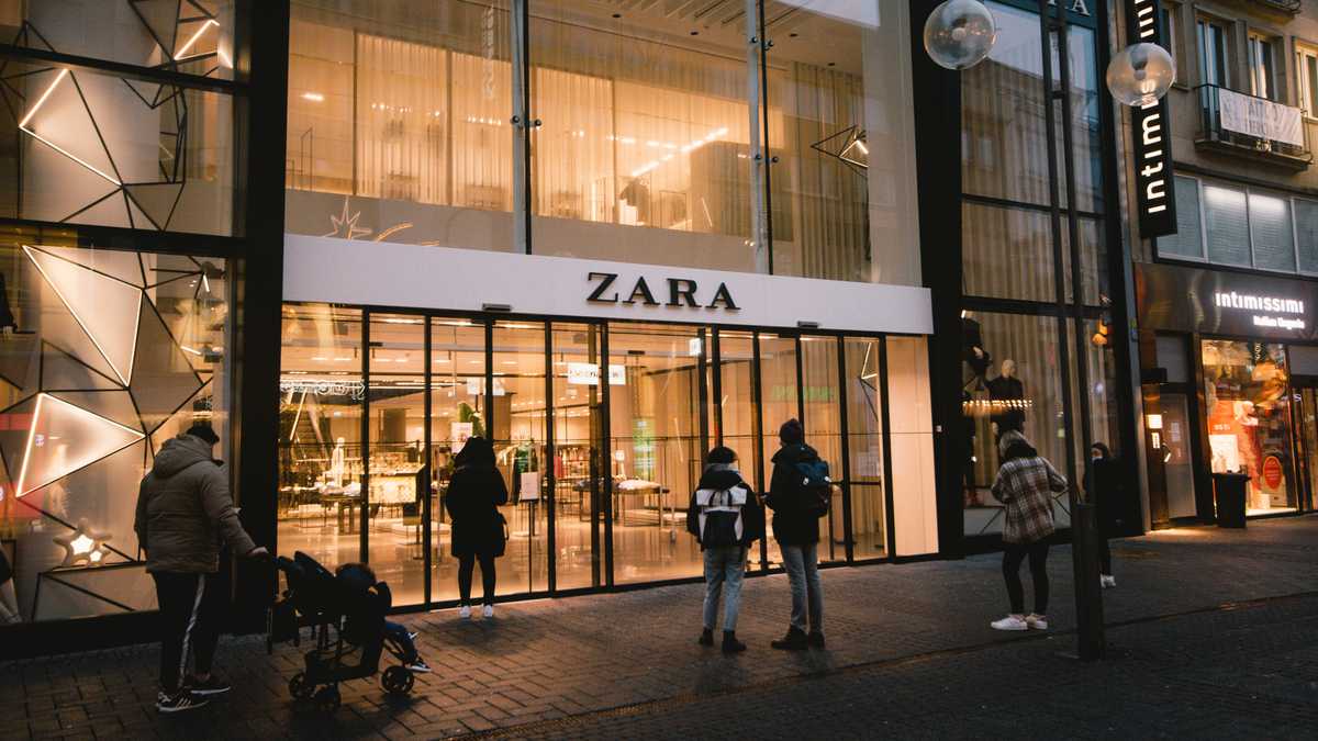 Fachada de una tienda de Zara