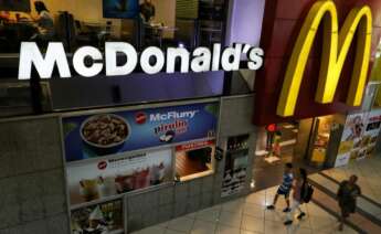 La 'CNMC italiana' inicia una investigación a McDonald's paralizada en España desde hace dos años./ EFE