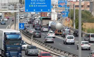 La iniciativa del Gobierno busca atraer jóvenes y desempleados a un sector que acumula más de 30.000 vacantes. Foto: Marcial Guillén (EFE)