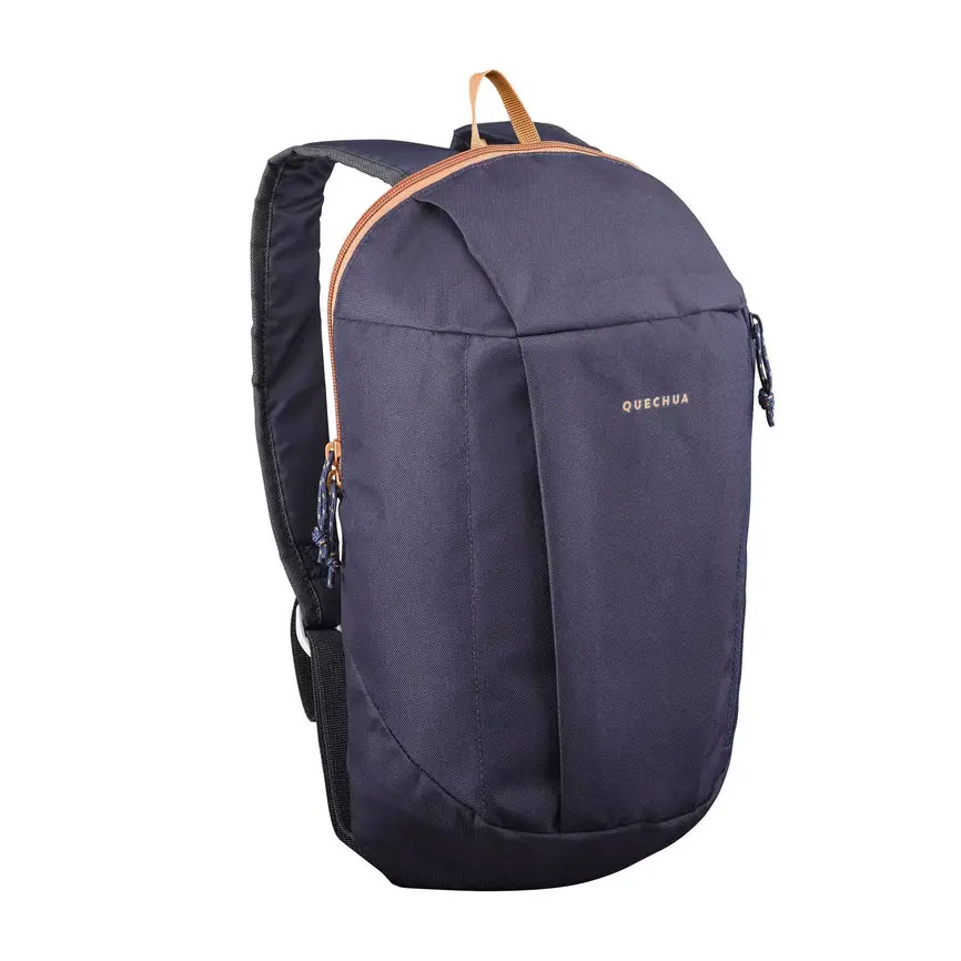 Decathlon tiene una mochila extremadamente barata que se ha