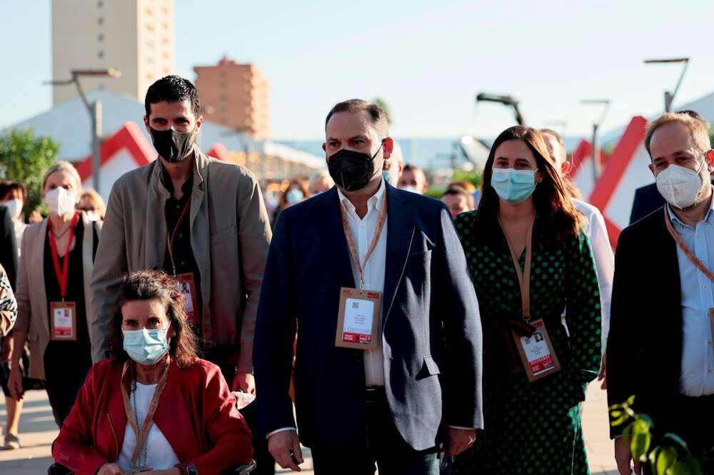 El ex ministro de Transportes, Jose Luis Ábalos, a su llegada al Congreso Federal del PSOE que se celebra en las instalaciones de Feria Valencia.EFE/ Biel Aliño