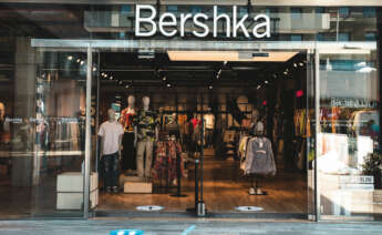 Fachada exterior de una tienda de Bershka