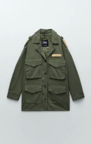 Zara con un chaqueta estilo militar del siglo XIX 49 euros