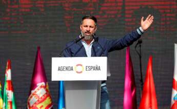 El presidente de Vox, Santiago Abascal, ha presentado ests domingo la "Agenda España", en el acto de cierre de "Viva 21. La España en pié" en el recinto de IFEMA, en Madrid. EFE/David Fernández