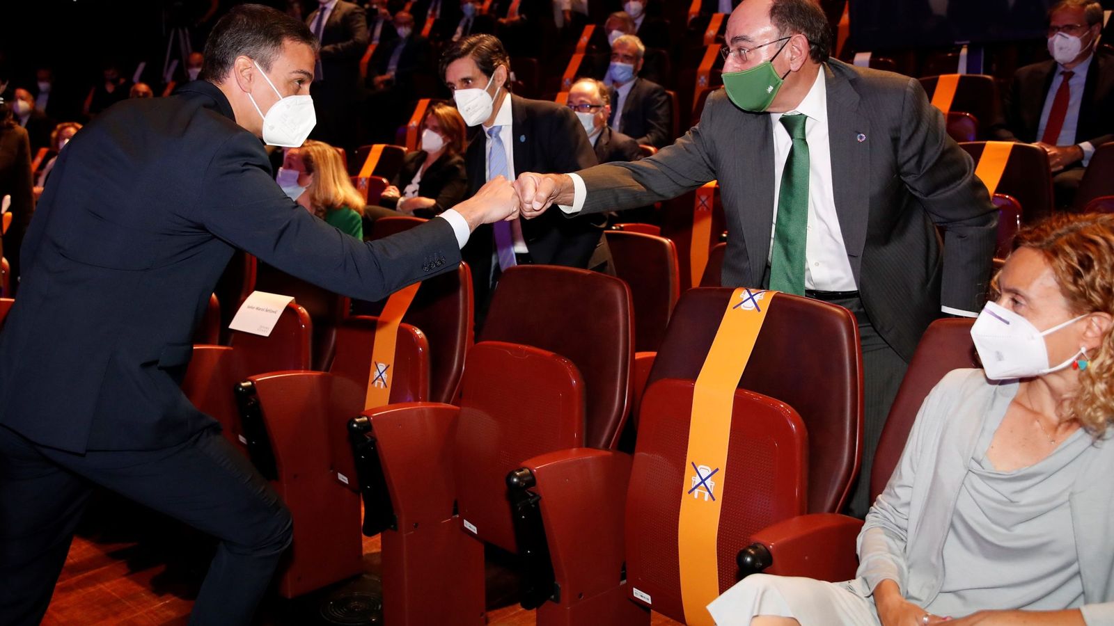 Pedro Sánchez e Ignacio Sánchez Galán, presidente de Iberdrola, en un acto del presidente del Gobierno en 2020. EFE
