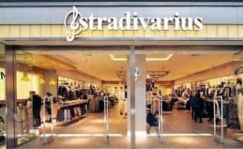 Fachada exterior de una tienda de Stradivarius