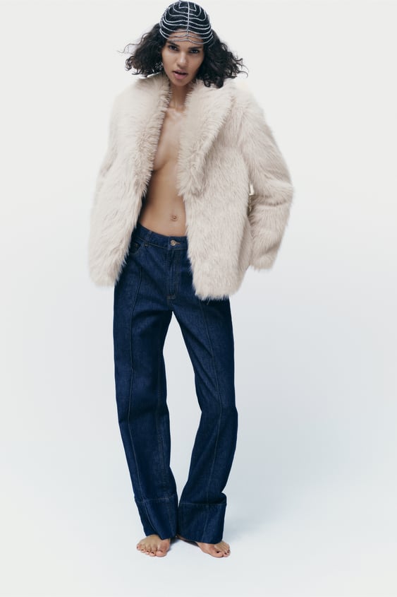 Abrigo efecto pelo Zara