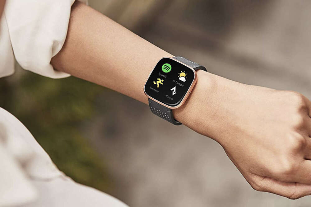 Smartwatch Fitbit Versa 2 en oferta en Amazon
