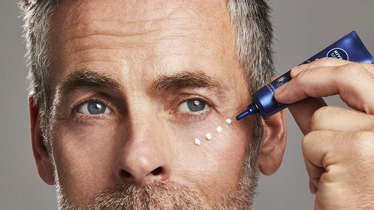 Crema antiarrugas para el contorno de ojos de Nivea, en Amazon