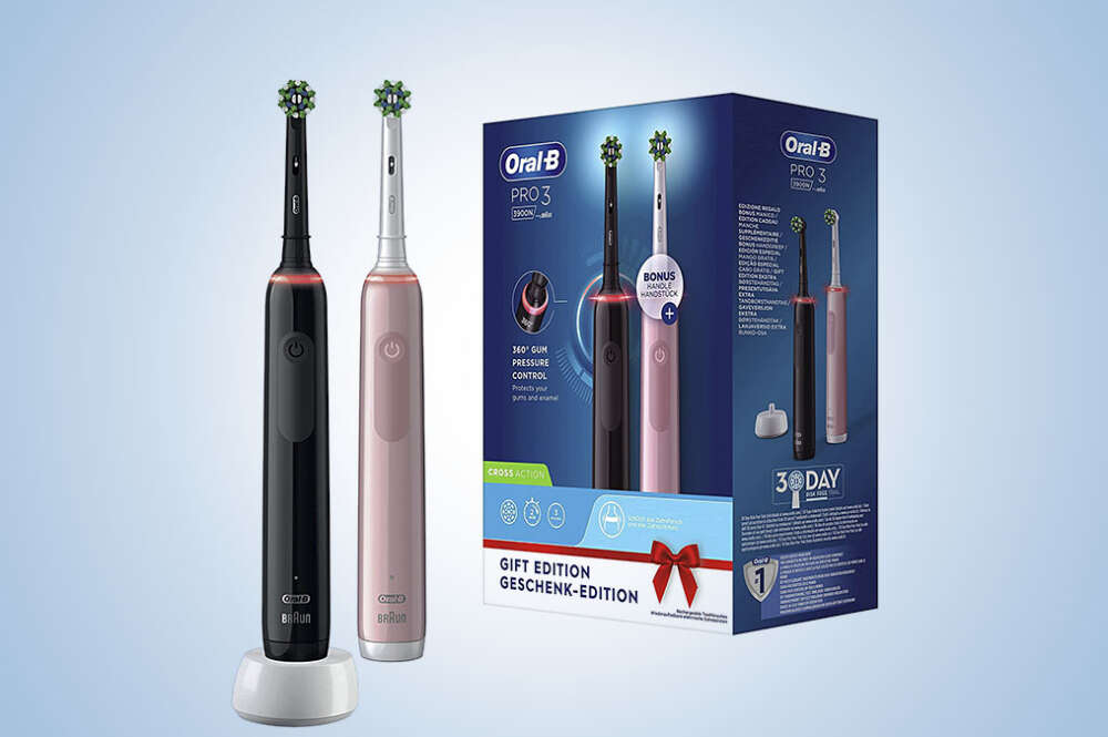 Pack de dos cepillos de dientes electricos Oral-B PRO 3, en Amazon