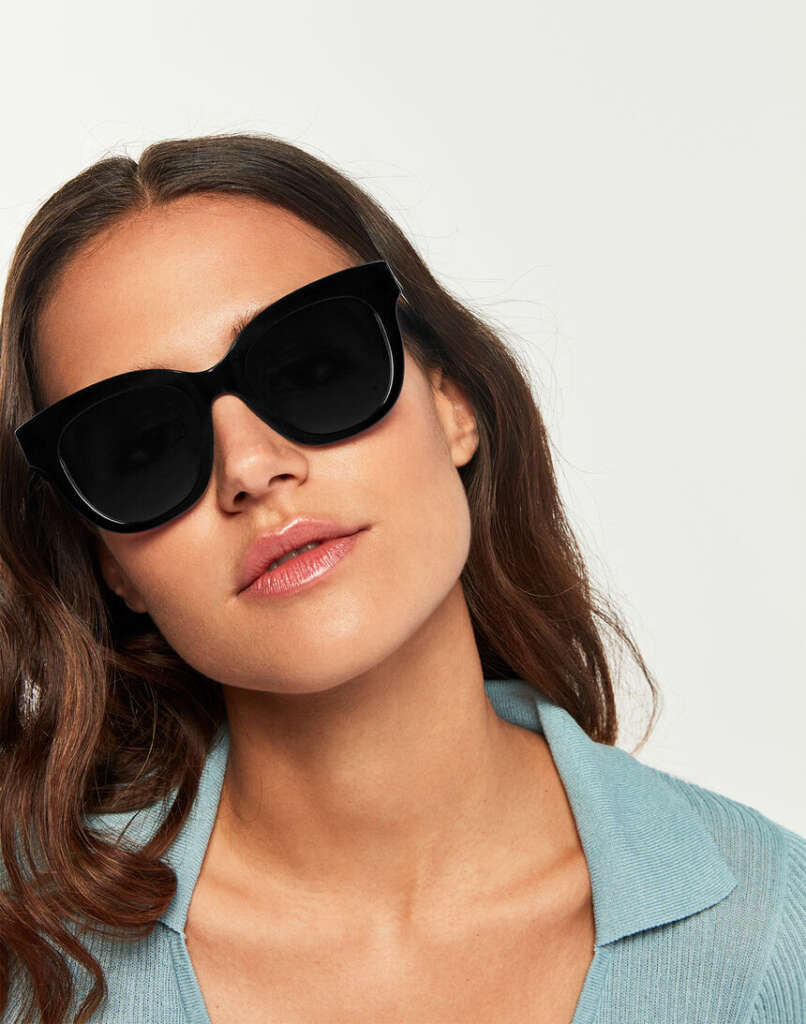 Hawkers tiene las gafas de sol Audrey para mujer rebajadas un 31