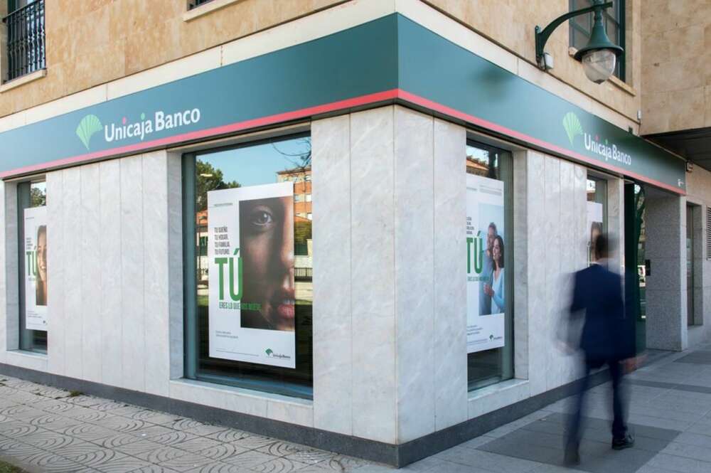 En la imagen, una sucursal del banco Unicaja.