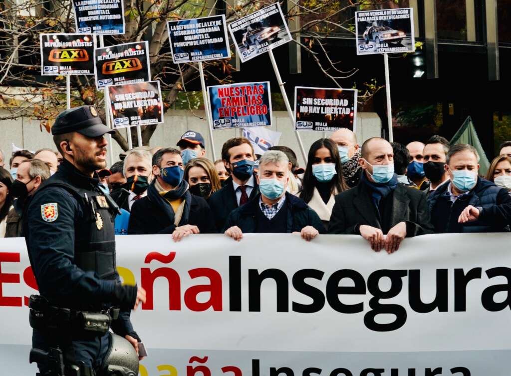 PP, Cs y Vox apoyan a Policía y Guardia Civil contra la 'Ley Mordaza' del Gobierno. Foto: Nuria Val/ED