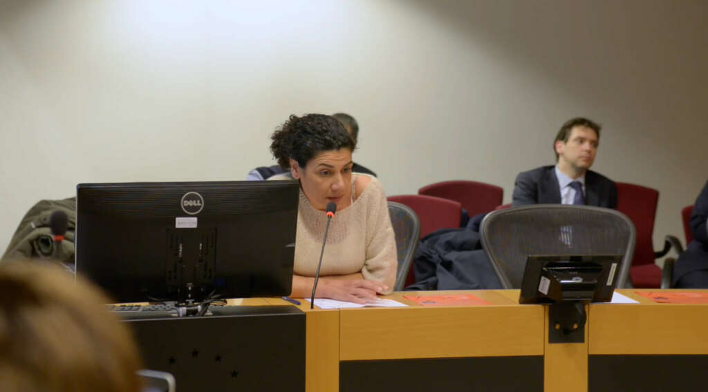 La presidenta de Asamblea por una Escuela Bilingüe, Ana Losada, en su comparecencia en el Parlamento Europeo