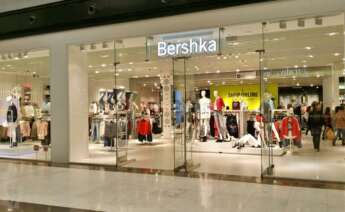 Fachada exterior de una tienda de Bershka