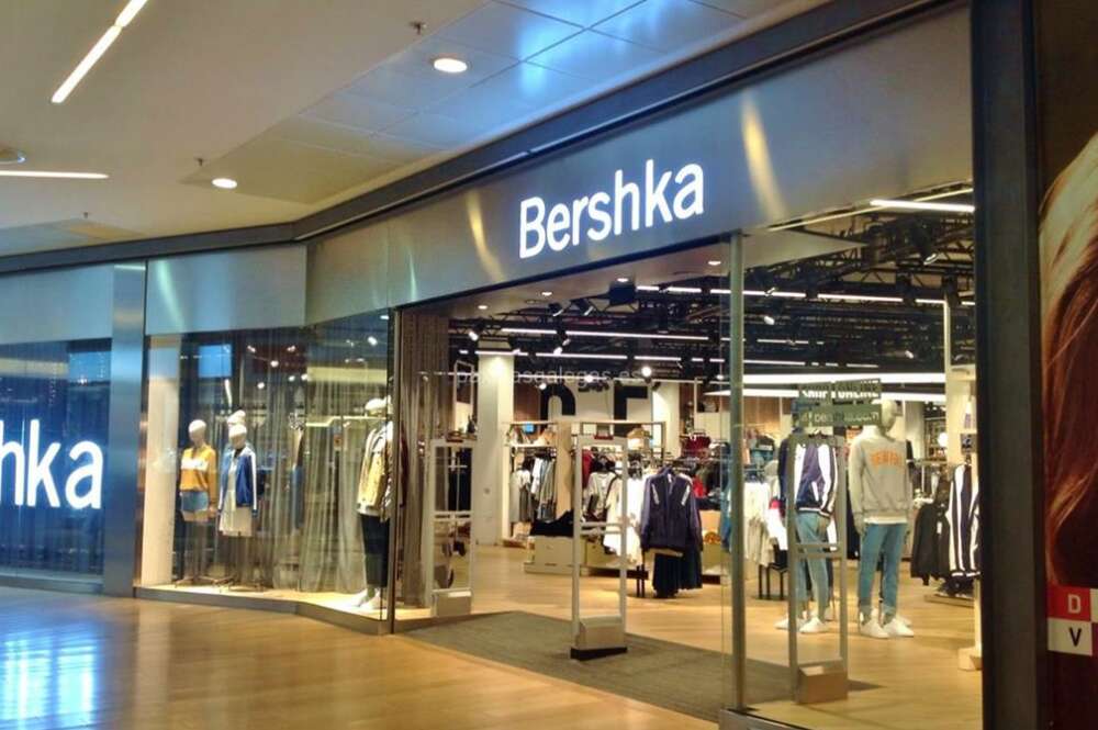 Fachada de tienda Bershka