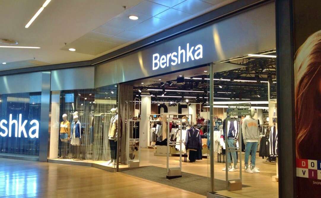 Fachada de tienda Bershka