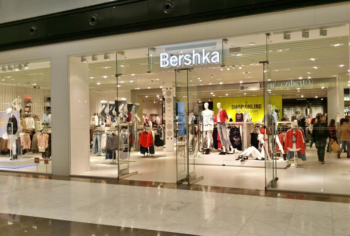 Pez anémona Disparidad Horror La primavera llega a Bershka con este peto largo color mostaza para mujer -  Economía Digital