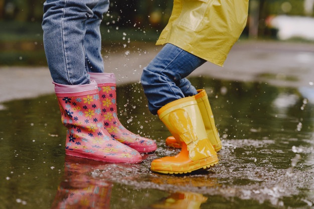 Patatas factor Radioactivo Decathlon tiene unas botas de nieve para niños y niñas a 9,99 euros que  también sirven para los días de lluvia